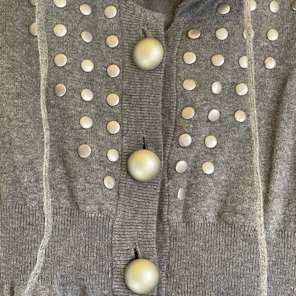 Unique statement sweater. - Picture 3 of 3